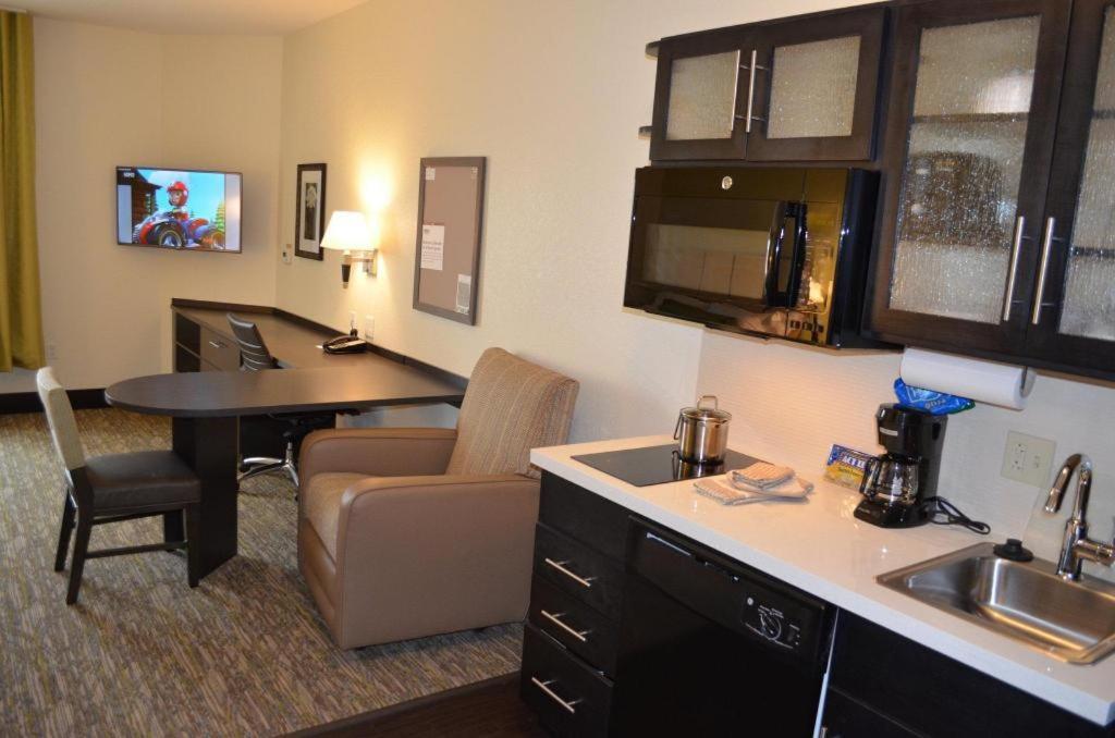 Candlewood Suites Saint Joseph By Ihg Esterno foto
