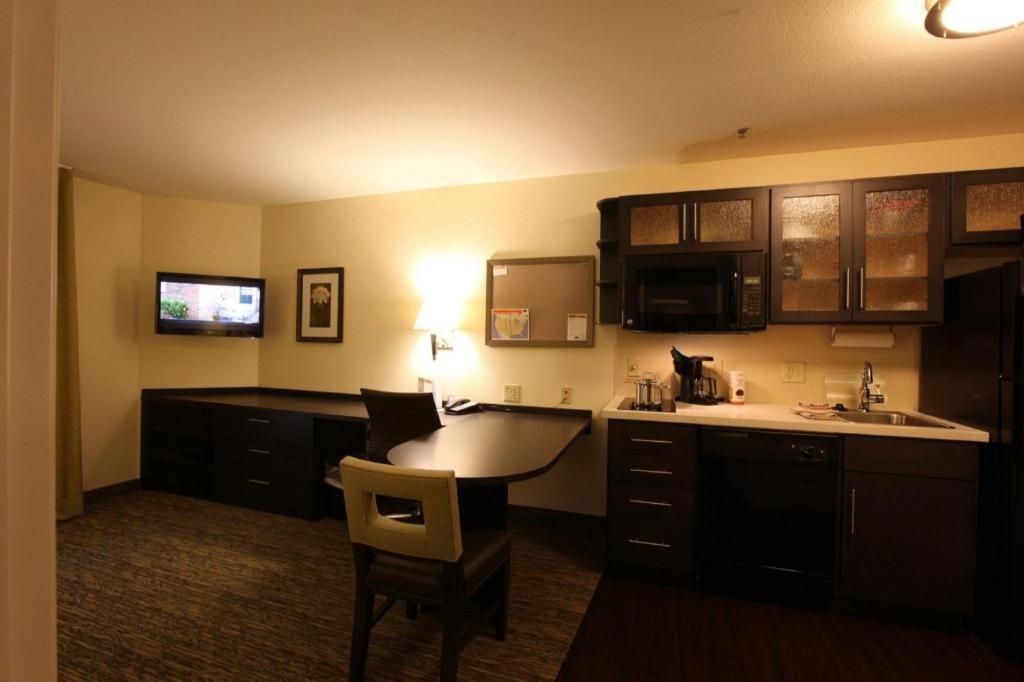 Candlewood Suites Saint Joseph By Ihg Esterno foto