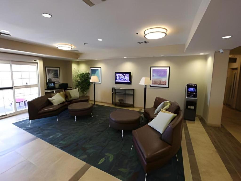 Candlewood Suites Saint Joseph By Ihg Esterno foto