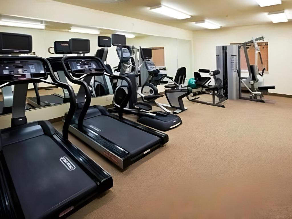 Candlewood Suites Saint Joseph By Ihg Esterno foto