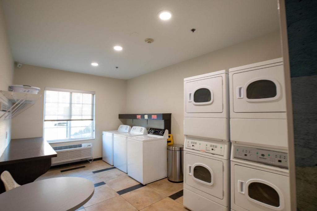 Candlewood Suites Saint Joseph By Ihg Esterno foto