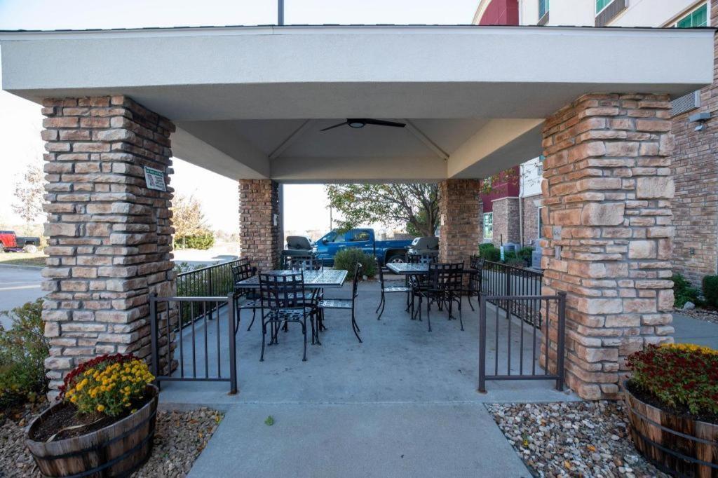 Candlewood Suites Saint Joseph By Ihg Esterno foto