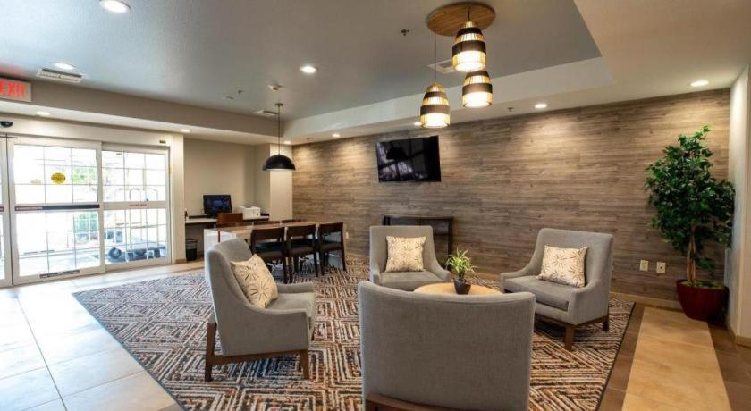 Candlewood Suites Saint Joseph By Ihg Esterno foto