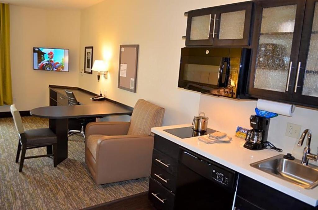 Candlewood Suites Saint Joseph By Ihg Esterno foto